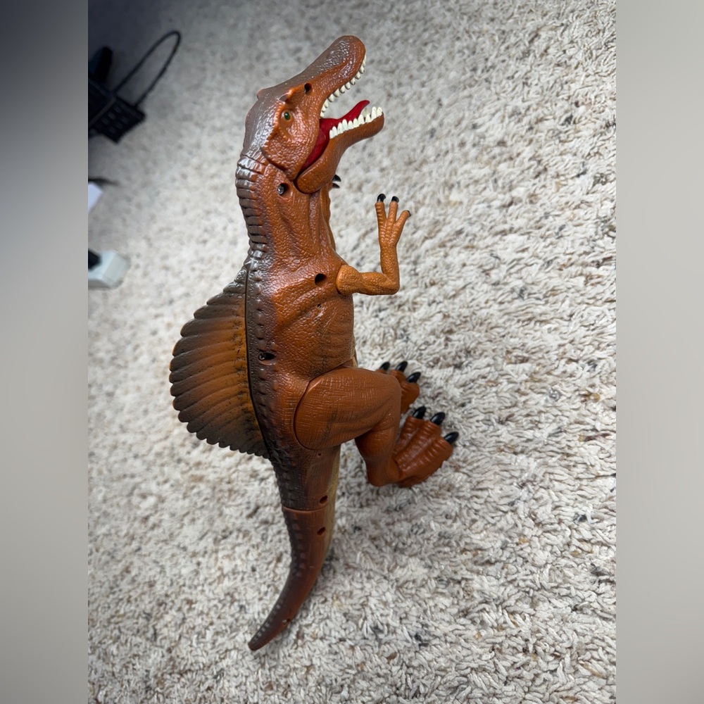 Spinosaurus Dinosaur Walking Dino